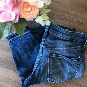 Raw hem ankle jeans high rise